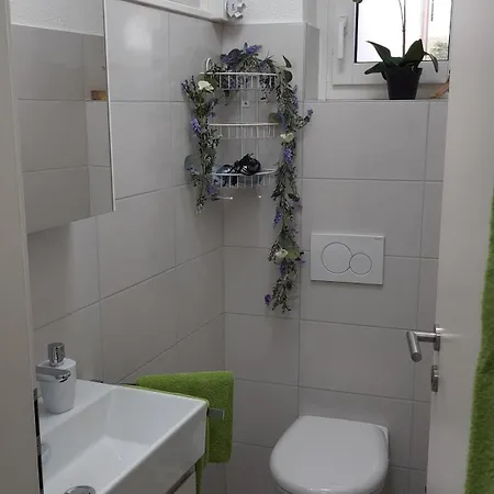 Crisroom Guest house *