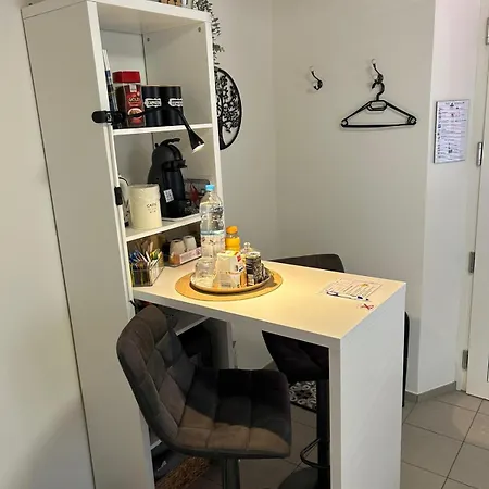 Crisroom Πανσιόν *