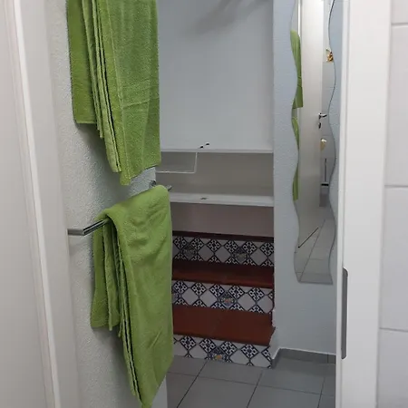 Crisroom *